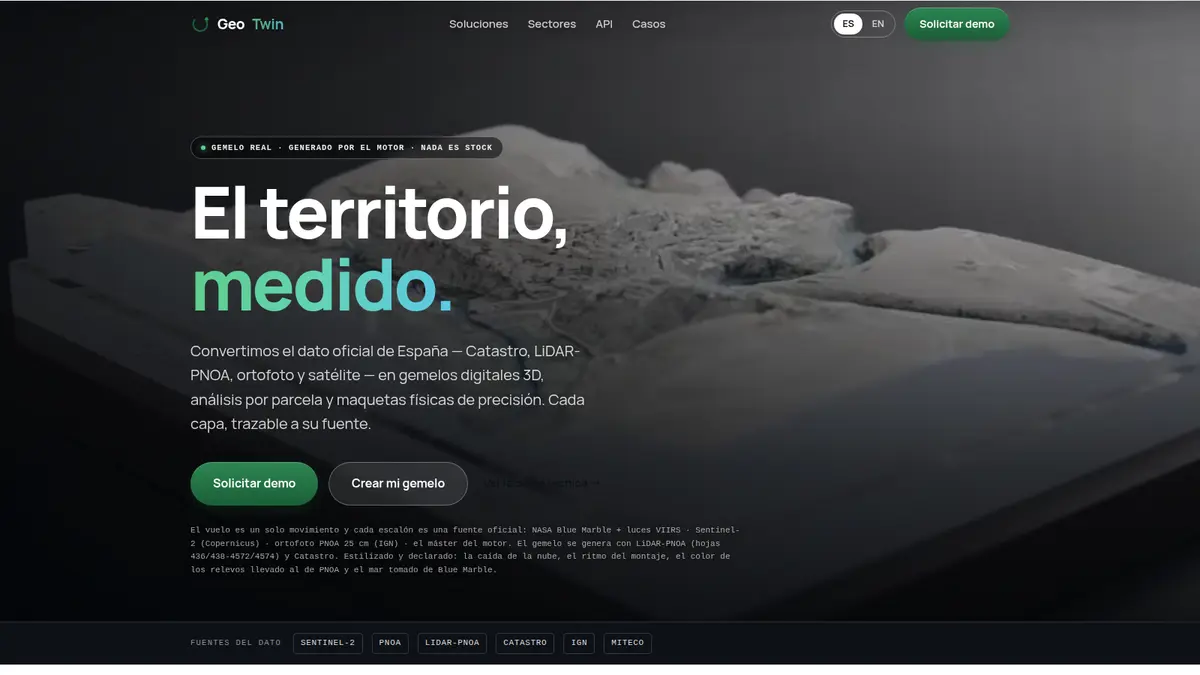Pantalla de GeoTwin con un relieve del territorio en 3D y el titular «El territorio, medido».